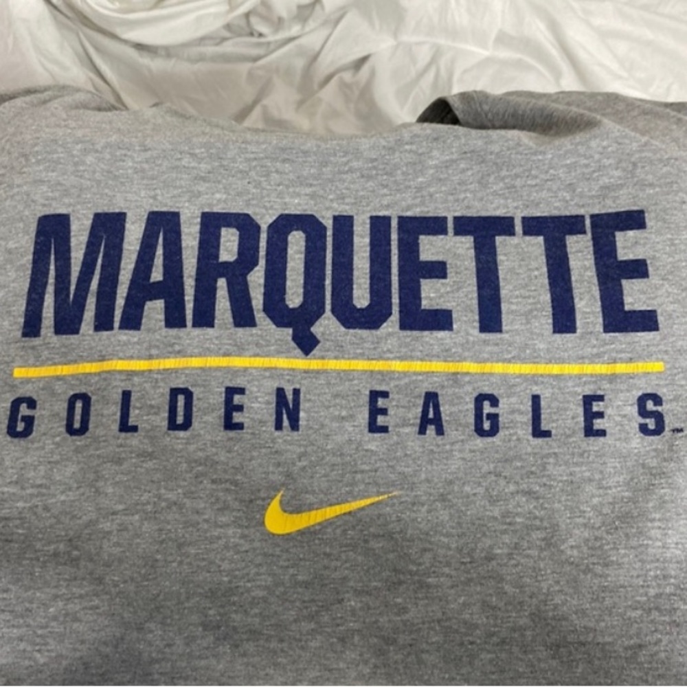 Men’s Nike Tee Marquette Golden Eagles athletic cut grey shirt. - Picture 10 of 12